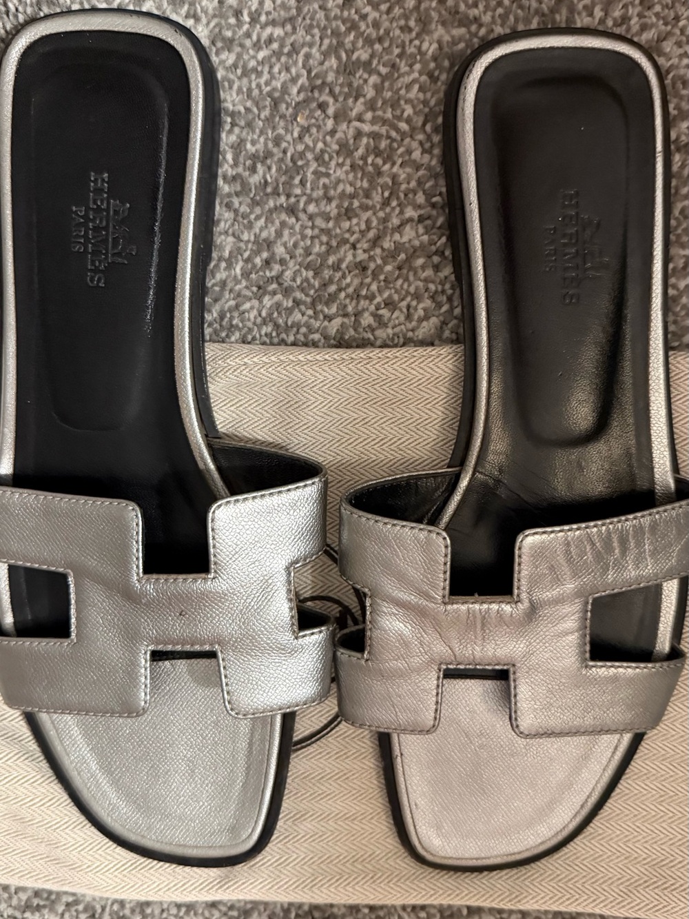 Hermès Metallic Silver Oran Slide Sandals - Picture 1 of 7